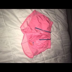 nike pink shorts with bubble design